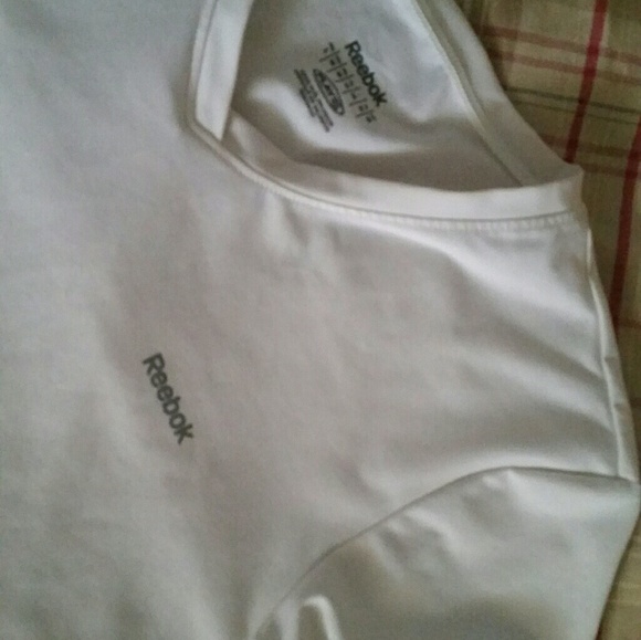 Reebok dri-fit t shirt *New* - Picture 2 of 6